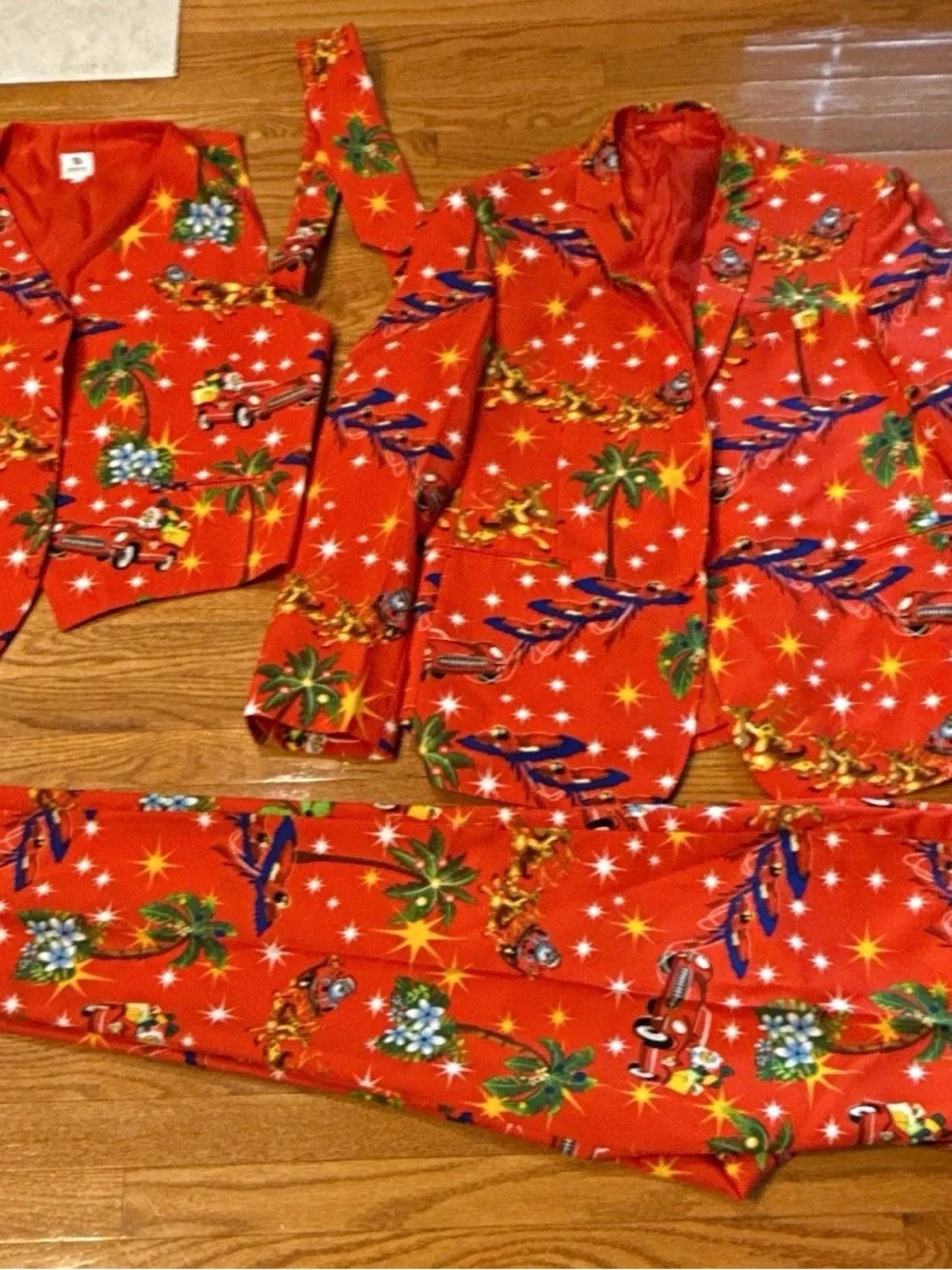 Men's Red Holiday Print Suit - Festive Blazer and Pants
